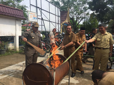 Disdukcapil Inhil Musnahkan 8.370 Keping KTP Elektronik Rusak